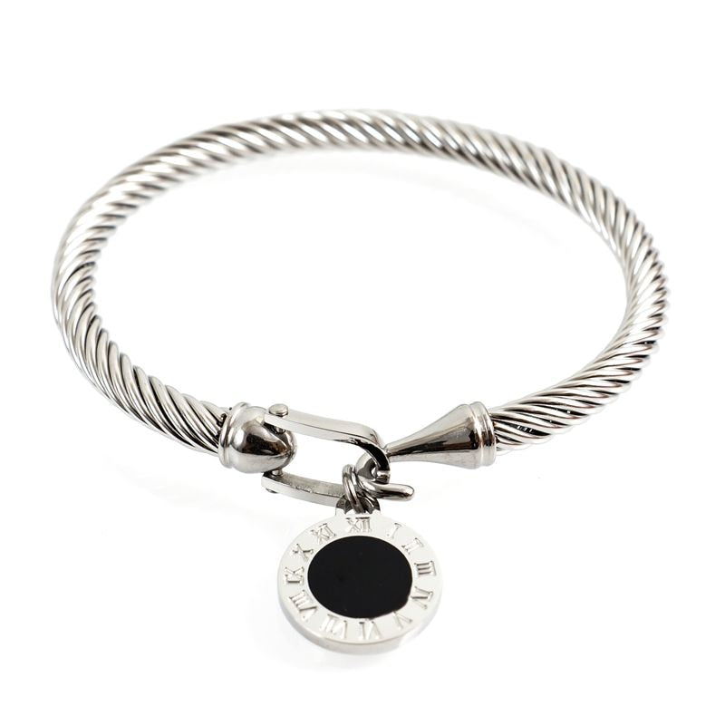Riza Wire Bracelet
